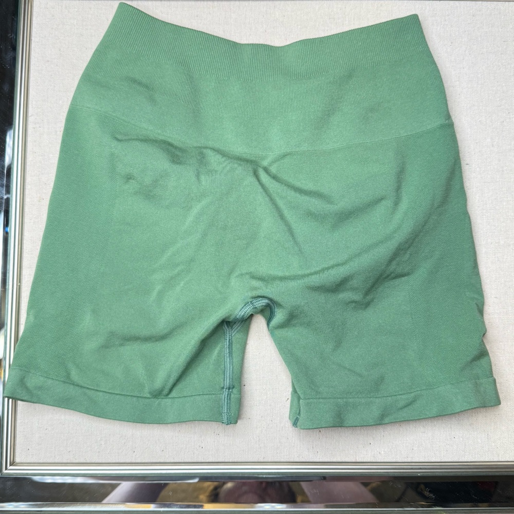 Extremely Rare color Alphalete Women's Green compression booty cinching shorts